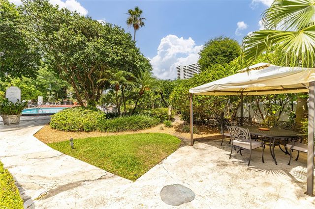 255 W 24th Street 432, Miami Beach, FL 33140