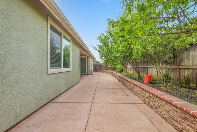 9948 Penela Way, Elk Grove, CA 95757