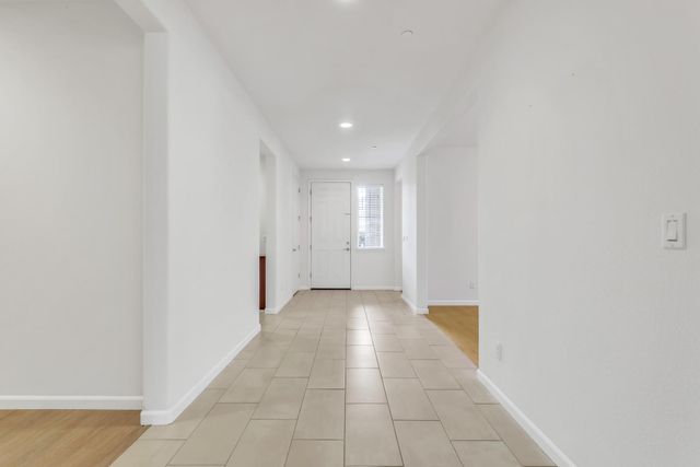 9948 Penela Way, Elk Grove, CA 95757