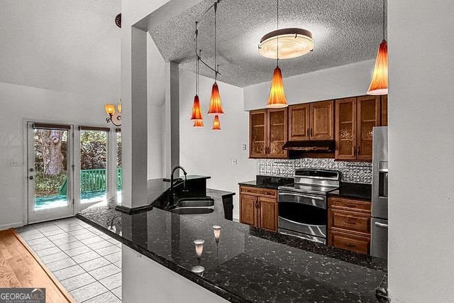 230 Lyman Hall, Savannah, GA 31410