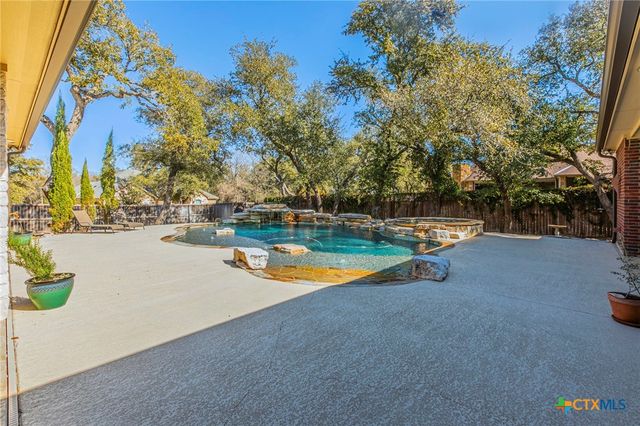 13 Lago Verde Lane, Belton, TX 76513