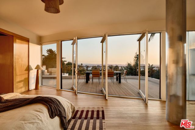 2250 El Contento Drive, Los Angeles, CA 90068