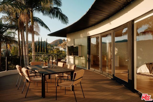 2250 El Contento Drive, Los Angeles, CA 90068
