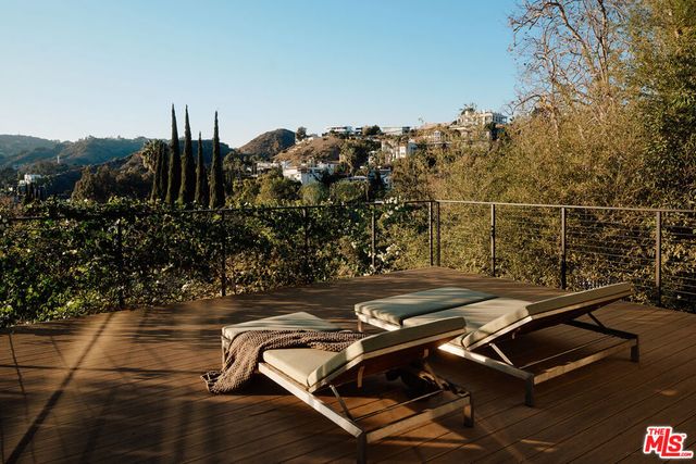 2250 El Contento Drive, Los Angeles, CA 90068