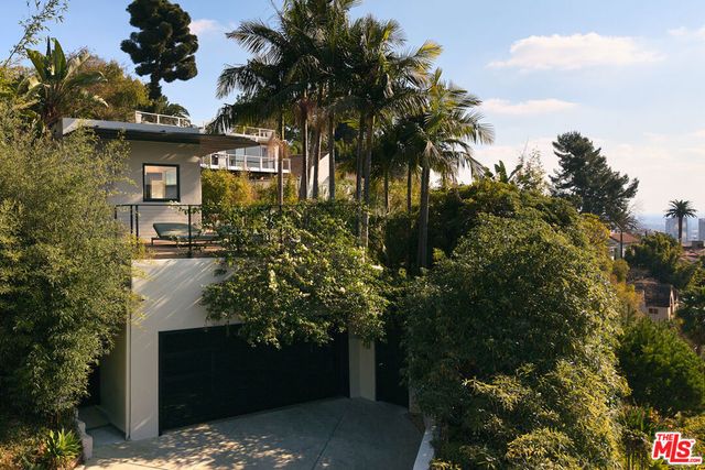 2250 El Contento Drive, Los Angeles, CA 90068