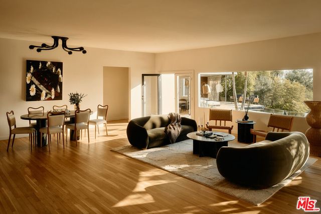 2250 El Contento Drive, Los Angeles, CA 90068