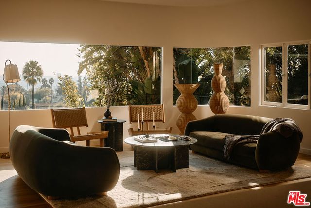2250 El Contento Drive, Los Angeles, CA 90068