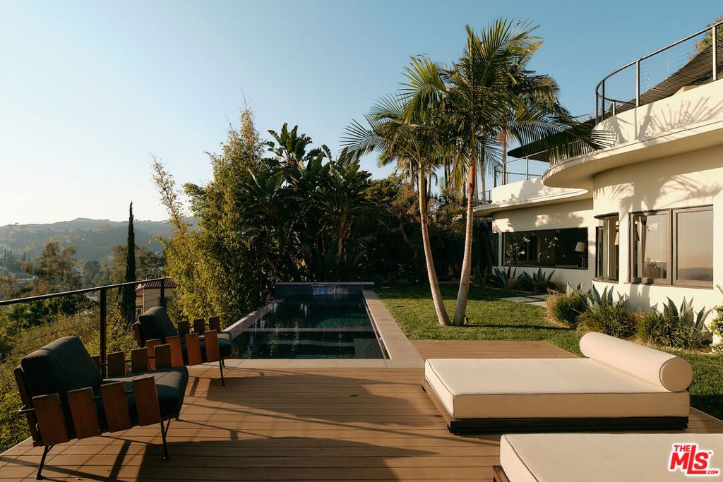 2250 El Contento Drive, Los Angeles, CA 90068