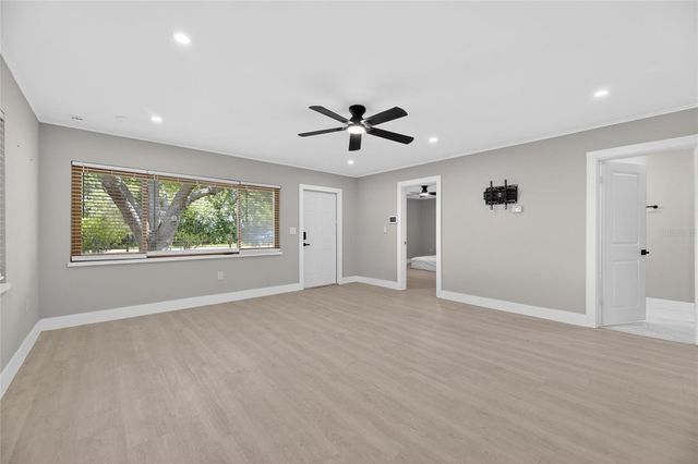204 7TH AVENUE NW, Ruskin, FL 33570