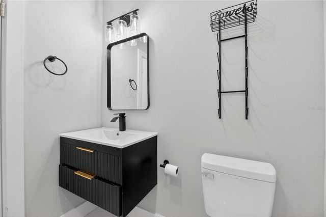204 7TH AVENUE NW, Ruskin, FL 33570