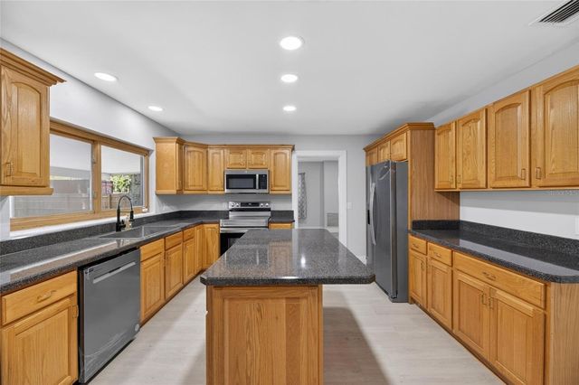 204 7TH AVENUE NW, Ruskin, FL 33570