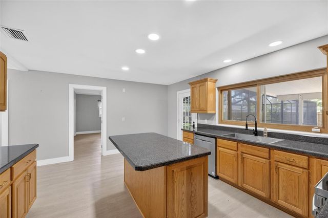 204 7TH AVENUE NW, Ruskin, FL 33570