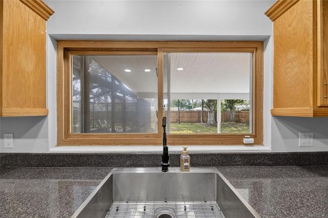 204 7TH AVENUE NW, Ruskin, FL 33570