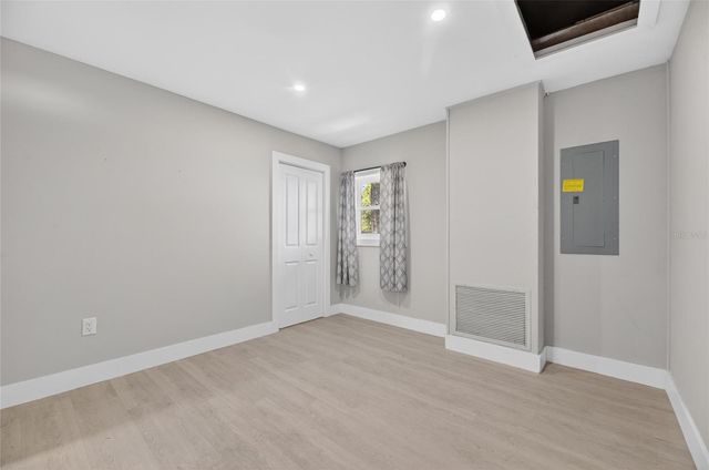 204 7TH AVENUE NW, Ruskin, FL 33570