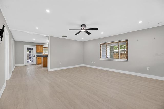 204 7TH AVENUE NW, Ruskin, FL 33570