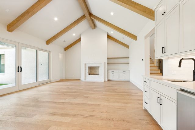 820 Edgefield Road, Fort Worth, TX 76107