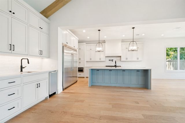 820 Edgefield Road, Fort Worth, TX 76107