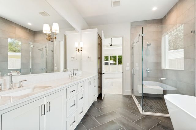 820 Edgefield Road, Fort Worth, TX 76107