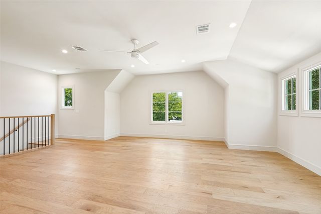 820 Edgefield Road, Fort Worth, TX 76107