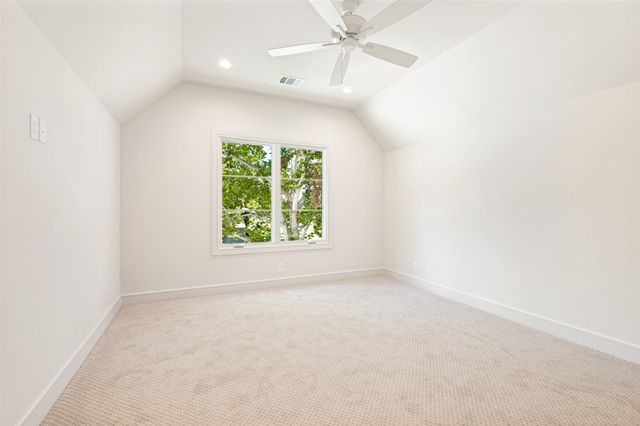 820 Edgefield Road, Fort Worth, TX 76107