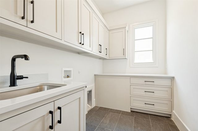 820 Edgefield Road, Fort Worth, TX 76107