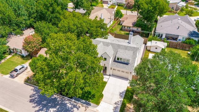820 Edgefield Road, Fort Worth, TX 76107