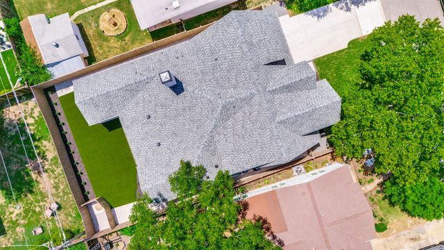 820 Edgefield Road, Fort Worth, TX 76107