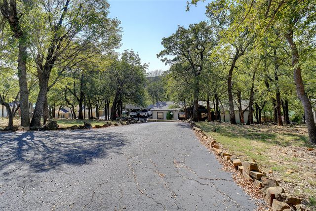 373 County Road 1742, Chico, TX 76431