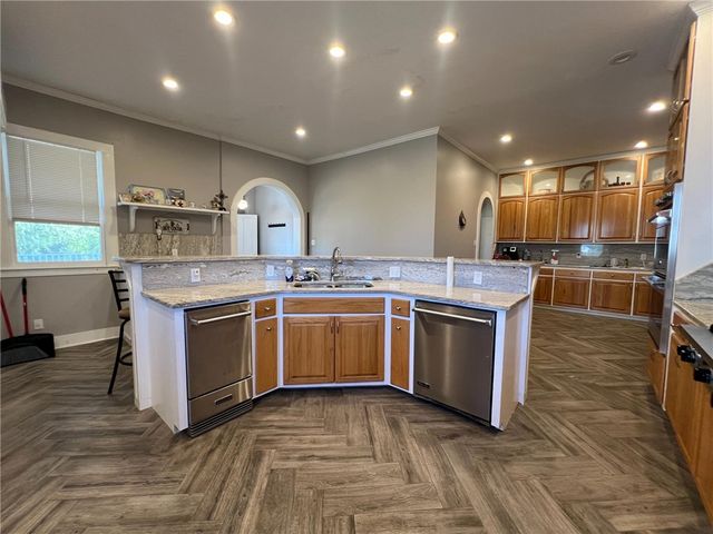 909 Power St, Refugio, TX 78377