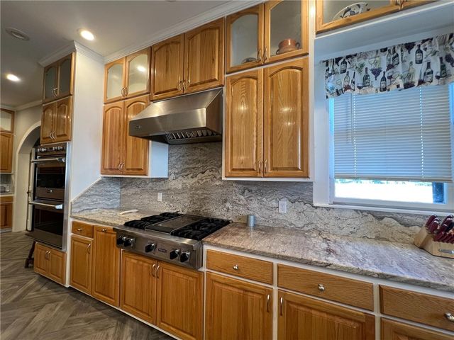 909 Power St, Refugio, TX 78377