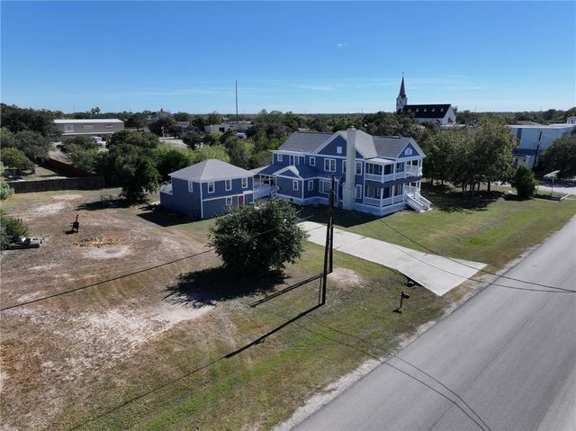 909 Power St, Refugio, TX 78377