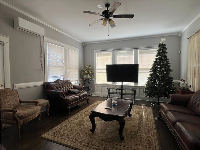 909 Power St, Refugio, TX 78377