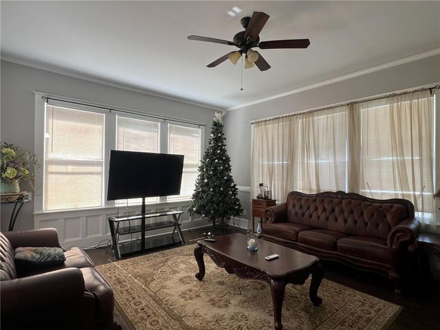 909 Power St, Refugio, TX 78377