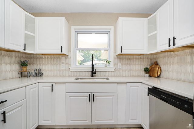 1741 Cassell Road, Manhattan, KS 66502