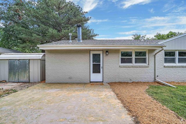 1741 Cassell Road, Manhattan, KS 66502