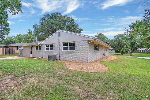 1741 Cassell Road, Manhattan, KS 66502