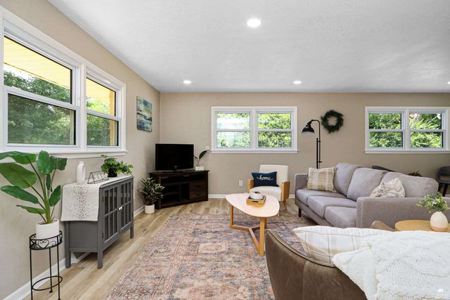 1741 Cassell Road, Manhattan, KS 66502