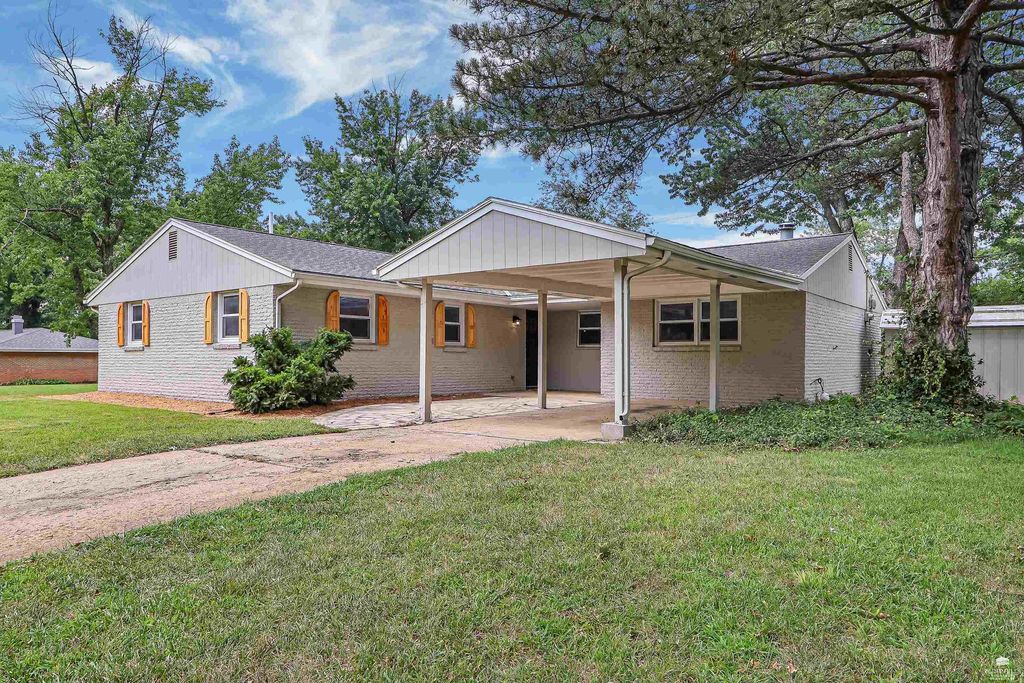 1741 Cassell Road, Manhattan, KS 66502