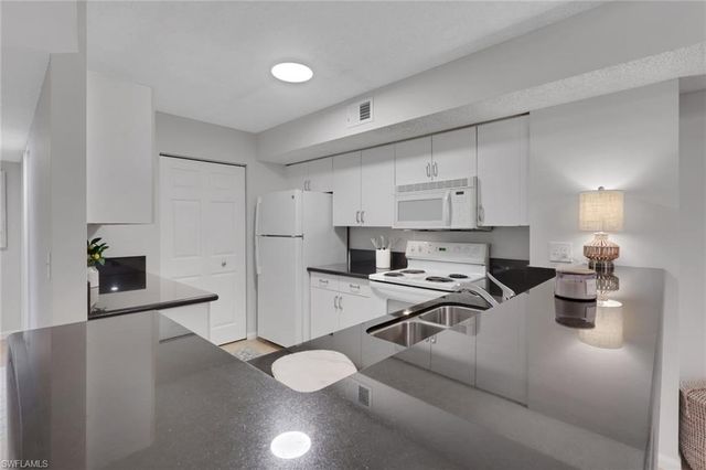 1835 Florida Club CIR 3102, Naples, FL 34112