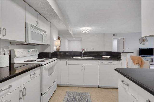 1835 Florida Club CIR 3102, Naples, FL 34112