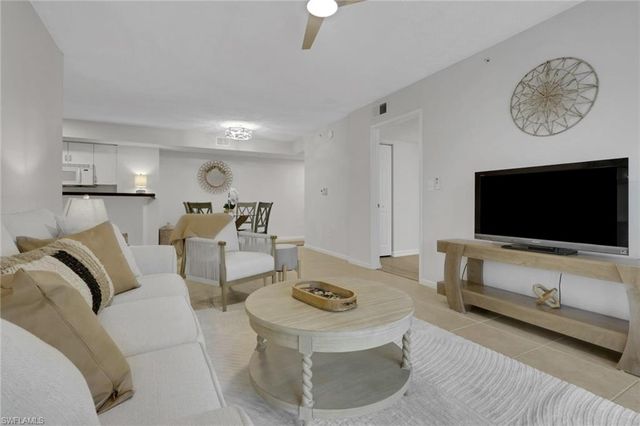 1835 Florida Club CIR 3102, Naples, FL 34112