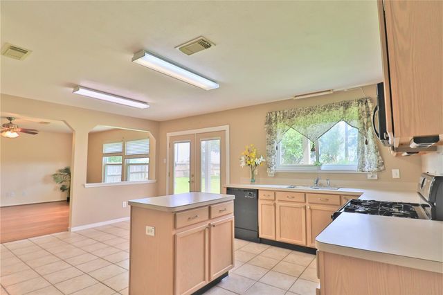 3112 Wild Turkey Lane, Pearland, TX 77581