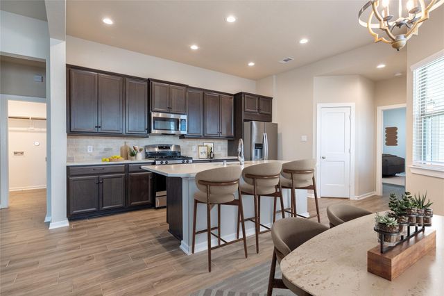 222 Crest Edge Street, Montgomery, TX 77316