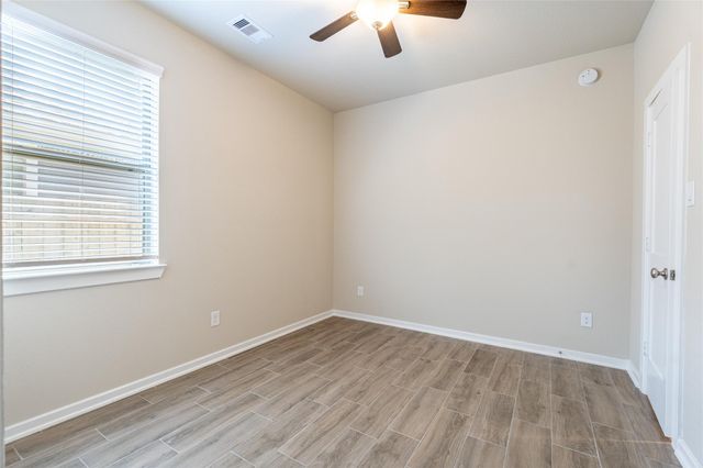 222 Crest Edge Street, Montgomery, TX 77316