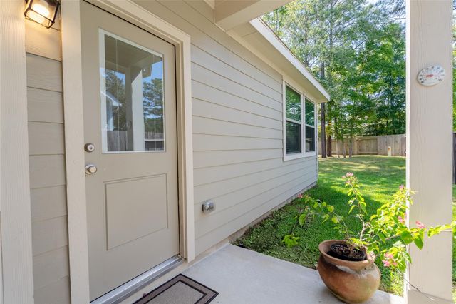 222 Crest Edge Street, Montgomery, TX 77316