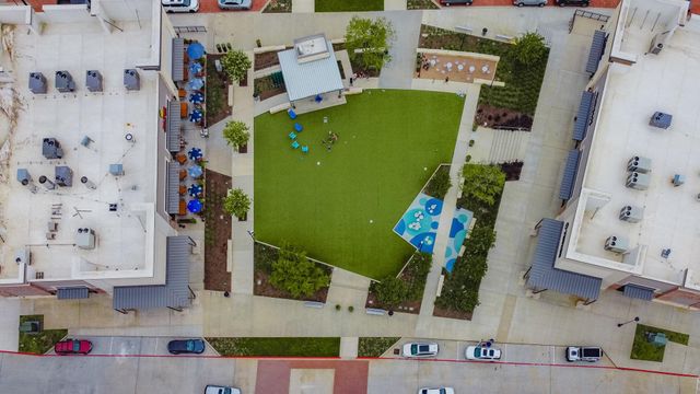 222 Crest Edge Street, Montgomery, TX 77316