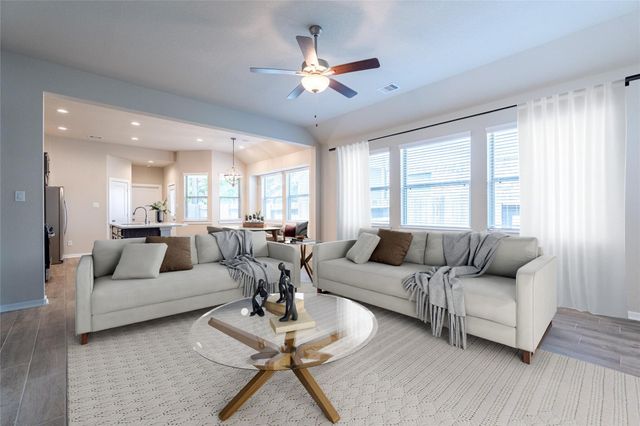 222 Crest Edge Street, Montgomery, TX 77316