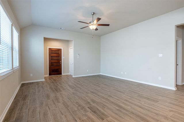 222 Crest Edge Street, Montgomery, TX 77316