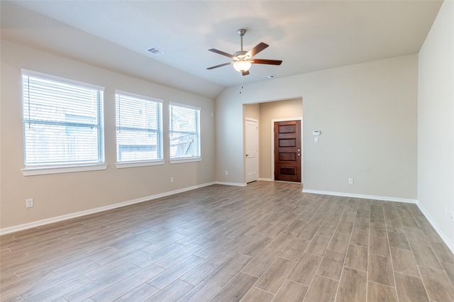 222 Crest Edge Street, Montgomery, TX 77316