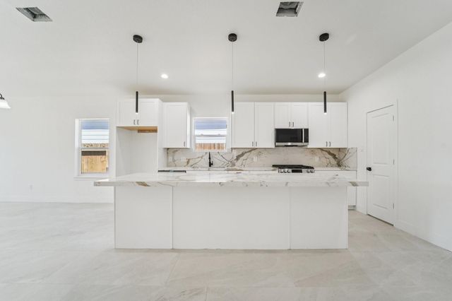 708 S Carroll Street, La Porte, TX 77571